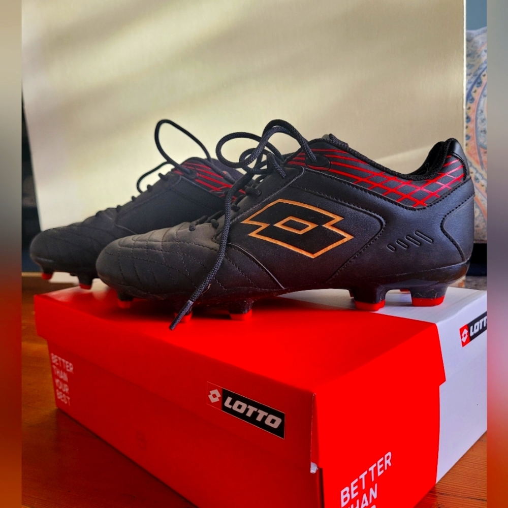 LOTTO Ultra Press Firm Ground Cleats (unisex soccer cleats 7.5M/ 9.5W)